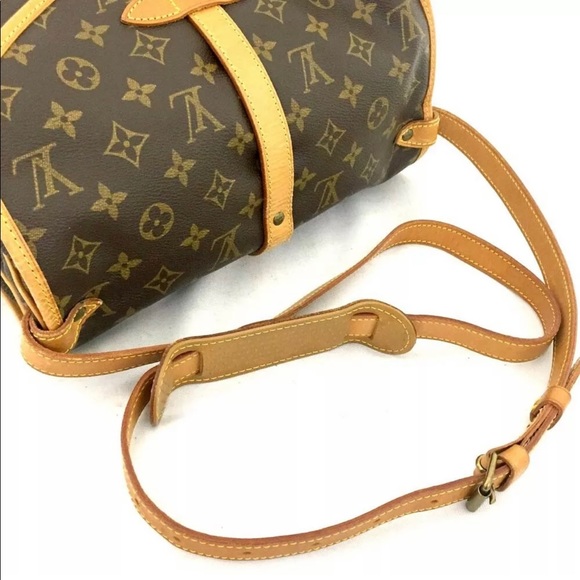 ❌SOLD❌ Louis Vuitton crossbody bag - Picture 2 of 9